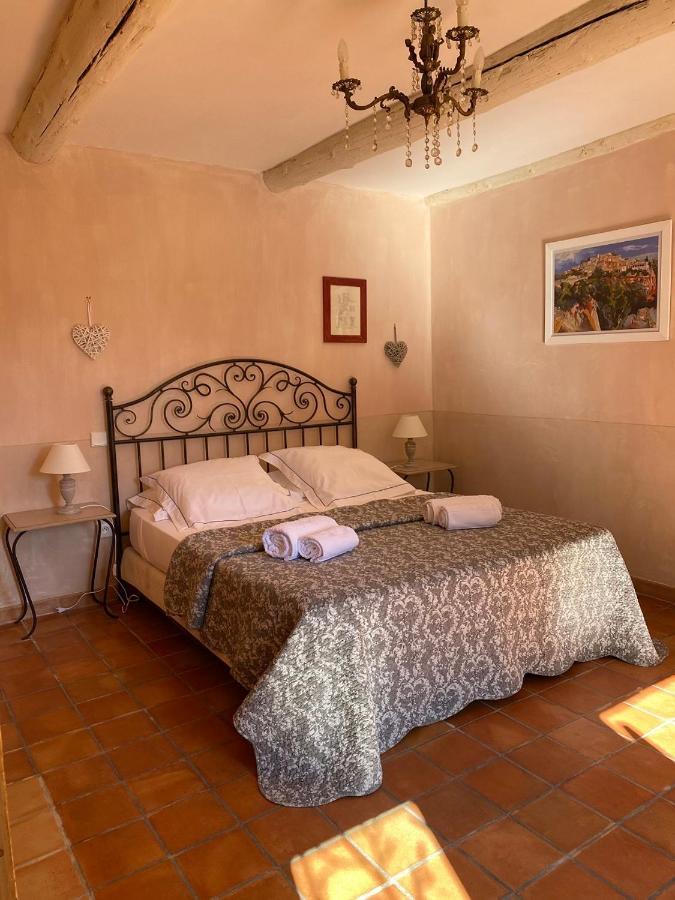 Le Mas de la Martelière Bed and Breakfast Le Thor Esterno foto